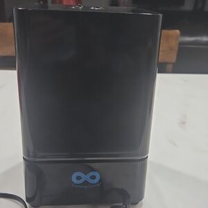 Everlasting Comfort Black Humidifier/Tray To Add Essential Oils.